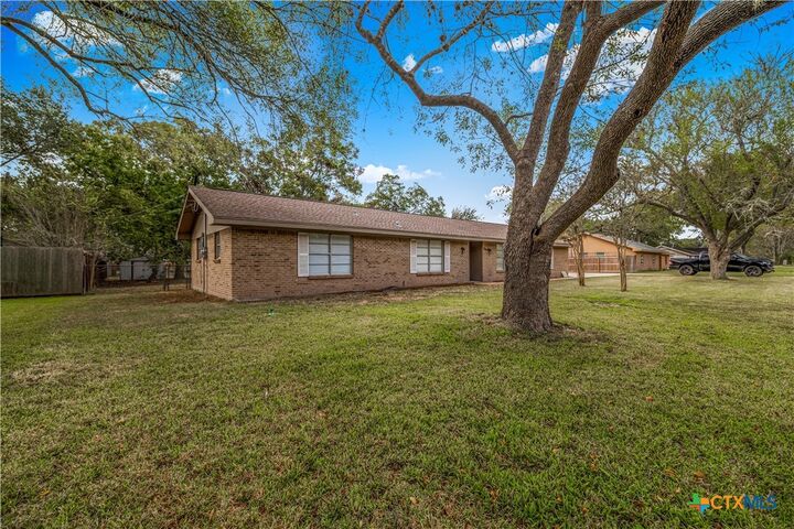 Property Photo:  302 Brooks Road  TX 77904 