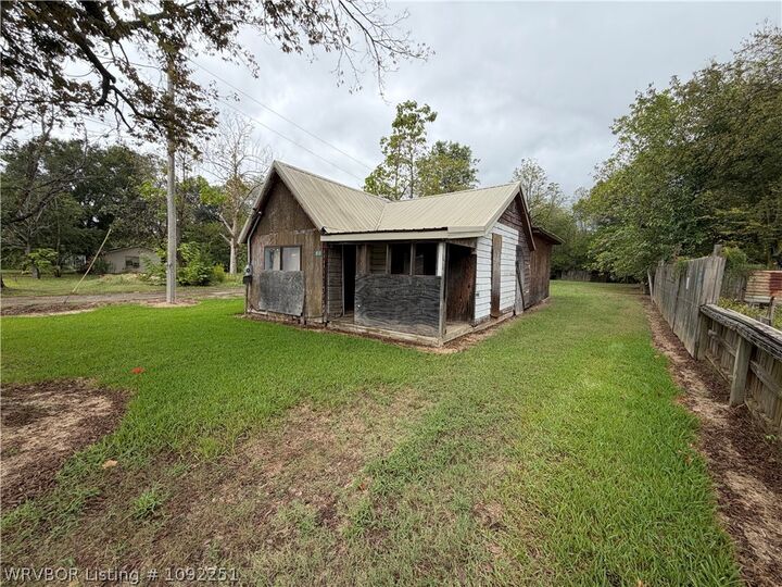 Property Photo:  850 5th Street  AR 72958 