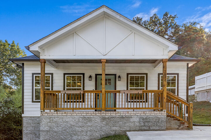 Property Photo:  2832 Ridgemont Drive  TN 37404 