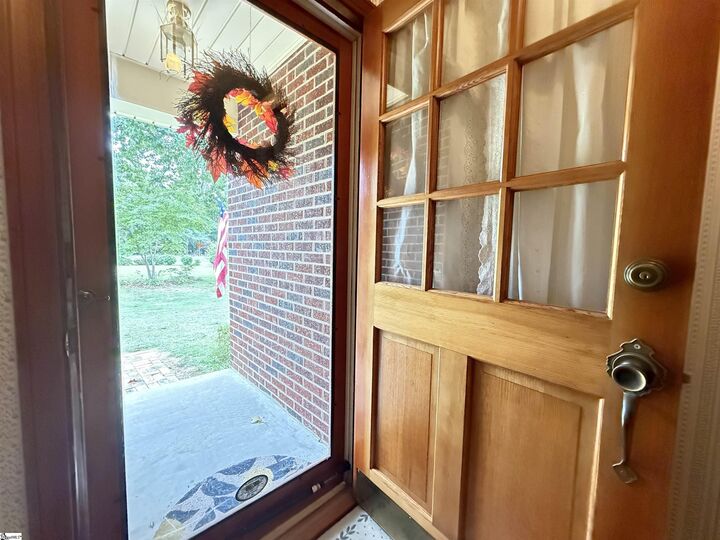 Property Photo:  100 Dial Place  SC 29360 