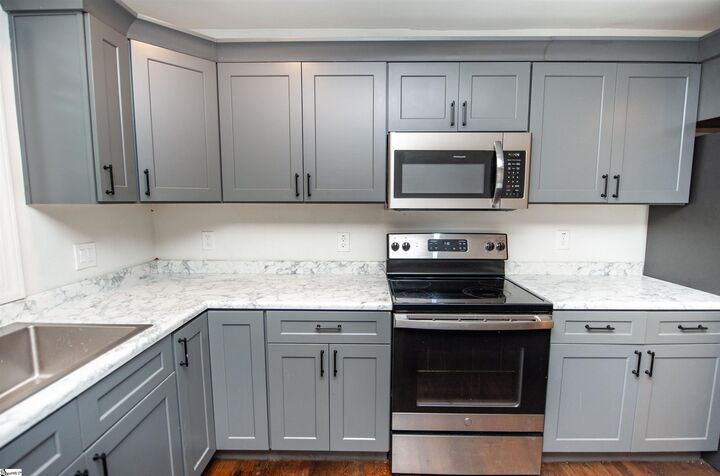 Property Photo:  264 Fairforest Road  SC 29301 