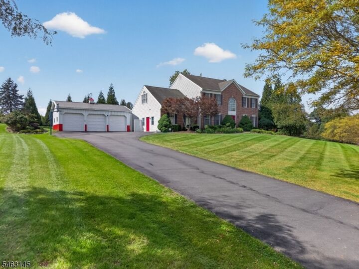 Property Photo:  7 Stark Ct  NJ 08551 