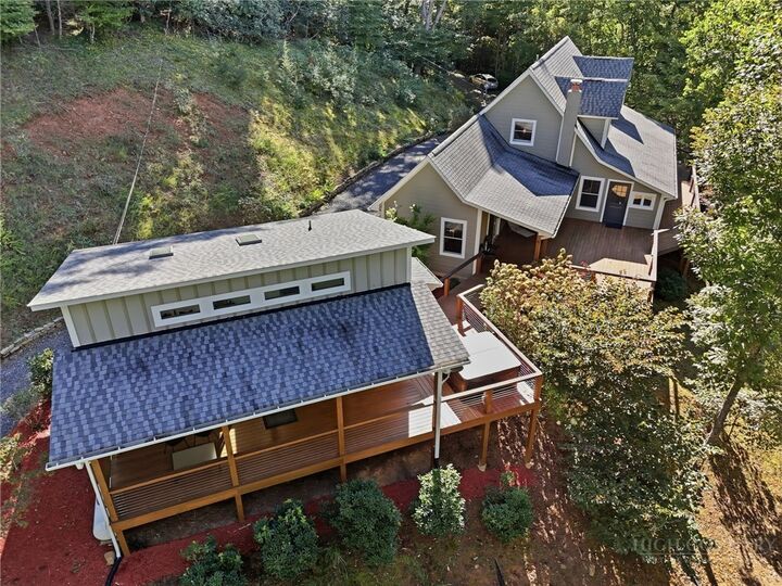 Property Photo:  2711 Rabbit Hop Road  NC 28777 