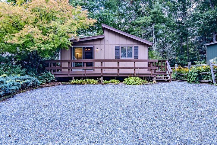 Property Photo:  
