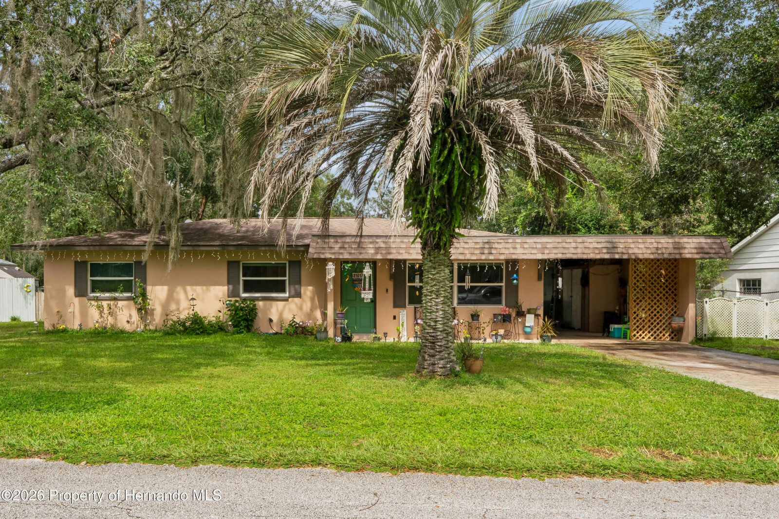 Property Photo: 31017 Willow Bank Avenue FL 34602