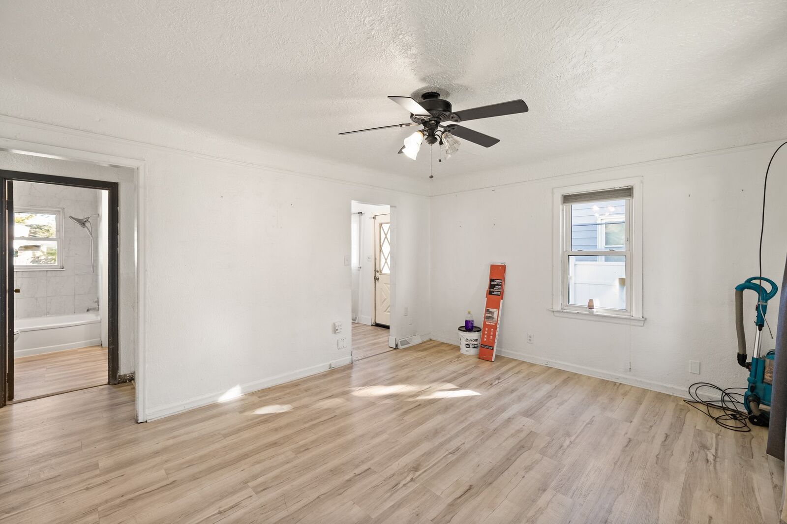 Property Photo: 2904 Maple Street IA 50317