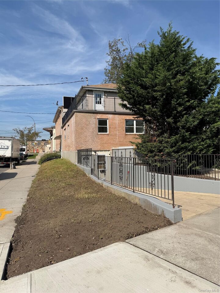 Property Photo:  146-38 176th Street  NY 11434 