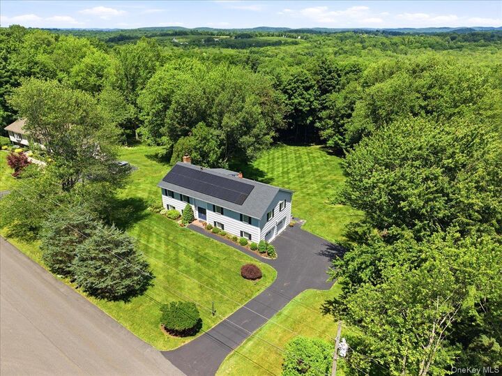Property Photo:  15 Watergate Drive  NY 10501 