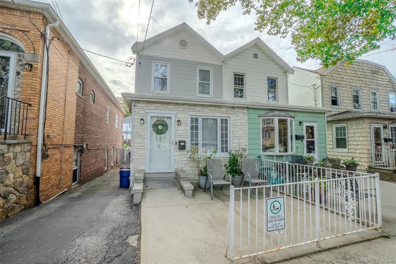 Property Photo:  749 Vincent Avenue  NY 10465 
