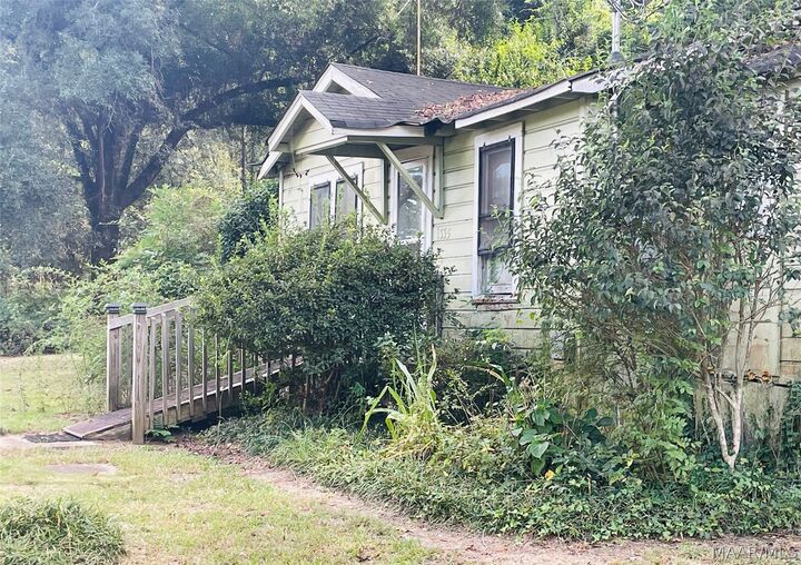 Property Photo: 1335 W Hwy 82 Highway AL 36064