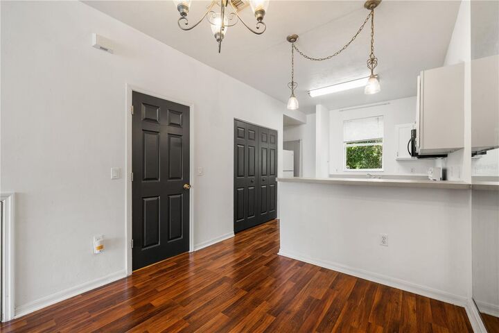 Property Photo:  3970 SW 20th Avenue 904  FL 32607 