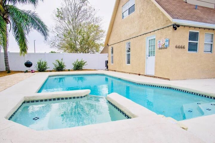 Property Photo:  12925 129th Avenue  FL 33774 