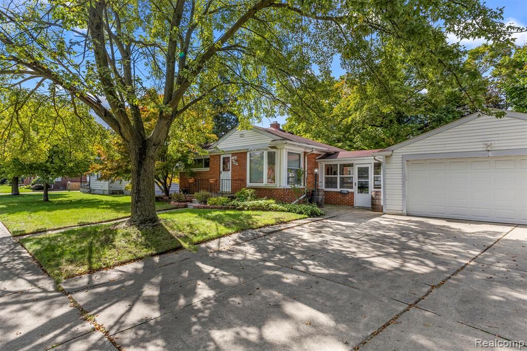 Property Photo: 14023 Beech Daly Road MI 48239 2950