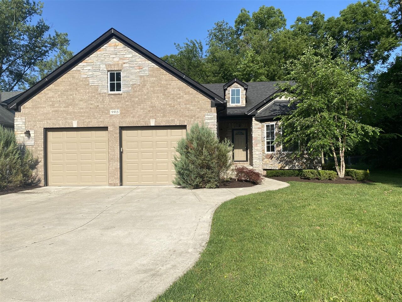 Property Photo: 9915 Wayne Road MI 48150-2623