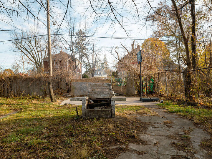 Property Photo: 5062 Parker Street MI 48213-2964