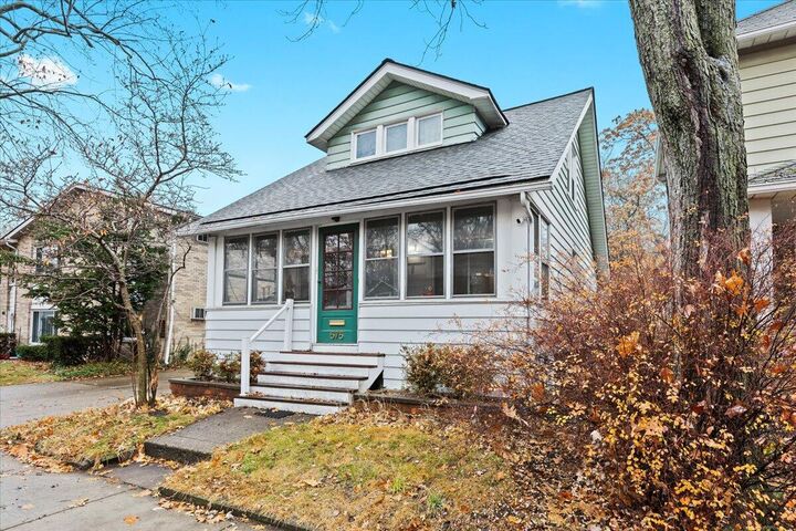 Property Photo:  575 E Lewiston Avenue  MI 48220-1358 