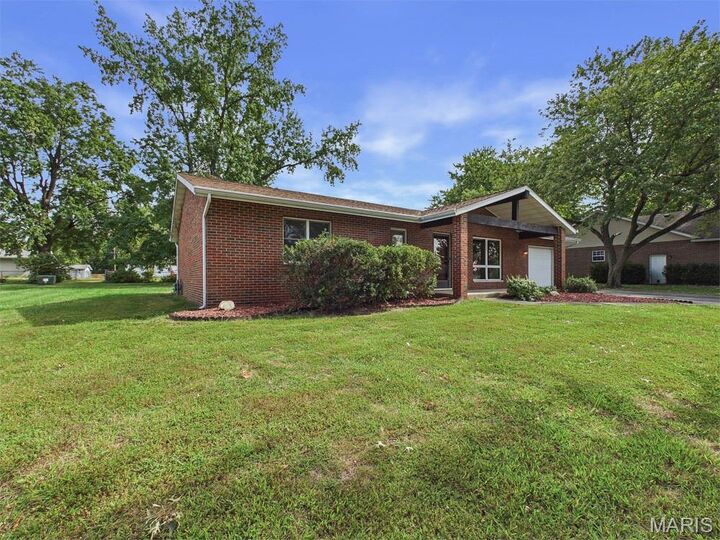Property Photo:  116 Mark Trail Drive  IL 62034 
