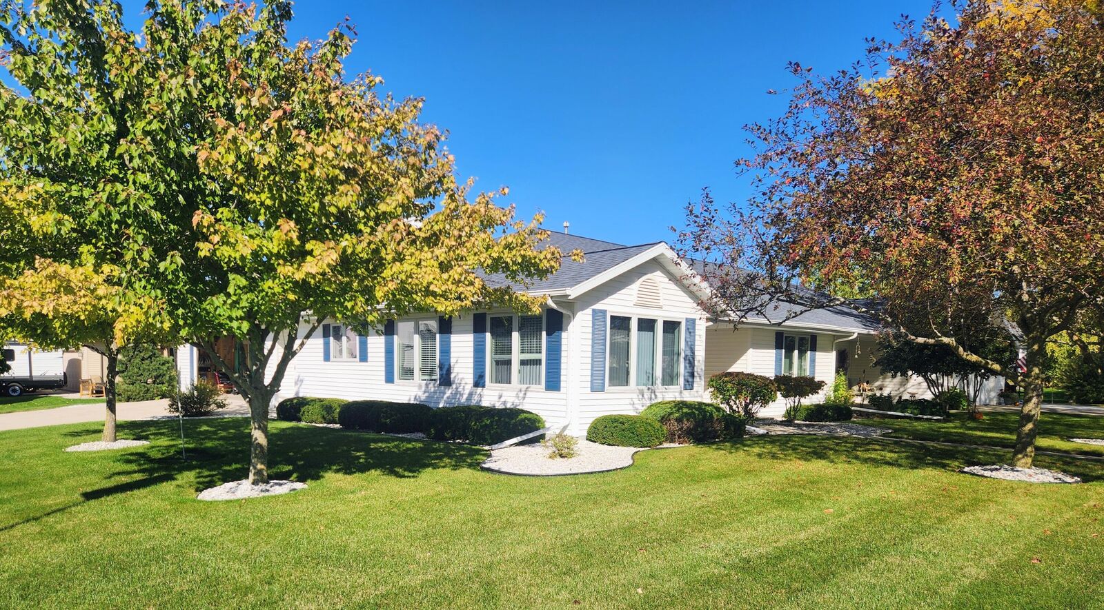 Property Photo:  134 Ashland Ct  WI 53085 