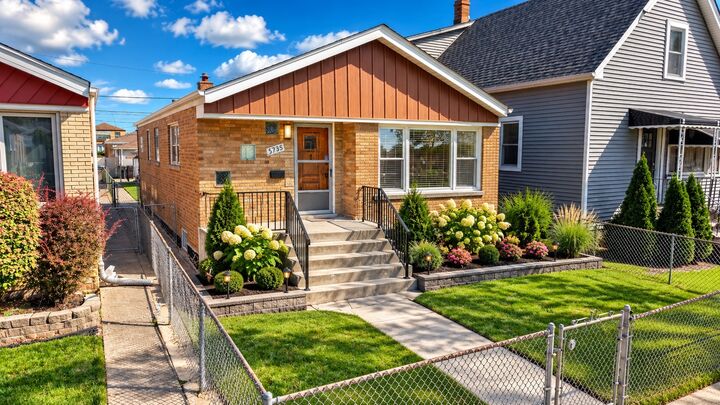 Property Photo:  5735 S Moody Avenue  IL 60638 