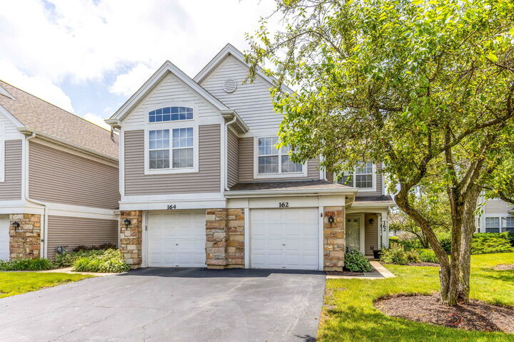 Property Photo:  162 Fairfield Lane 162  IL 60188 