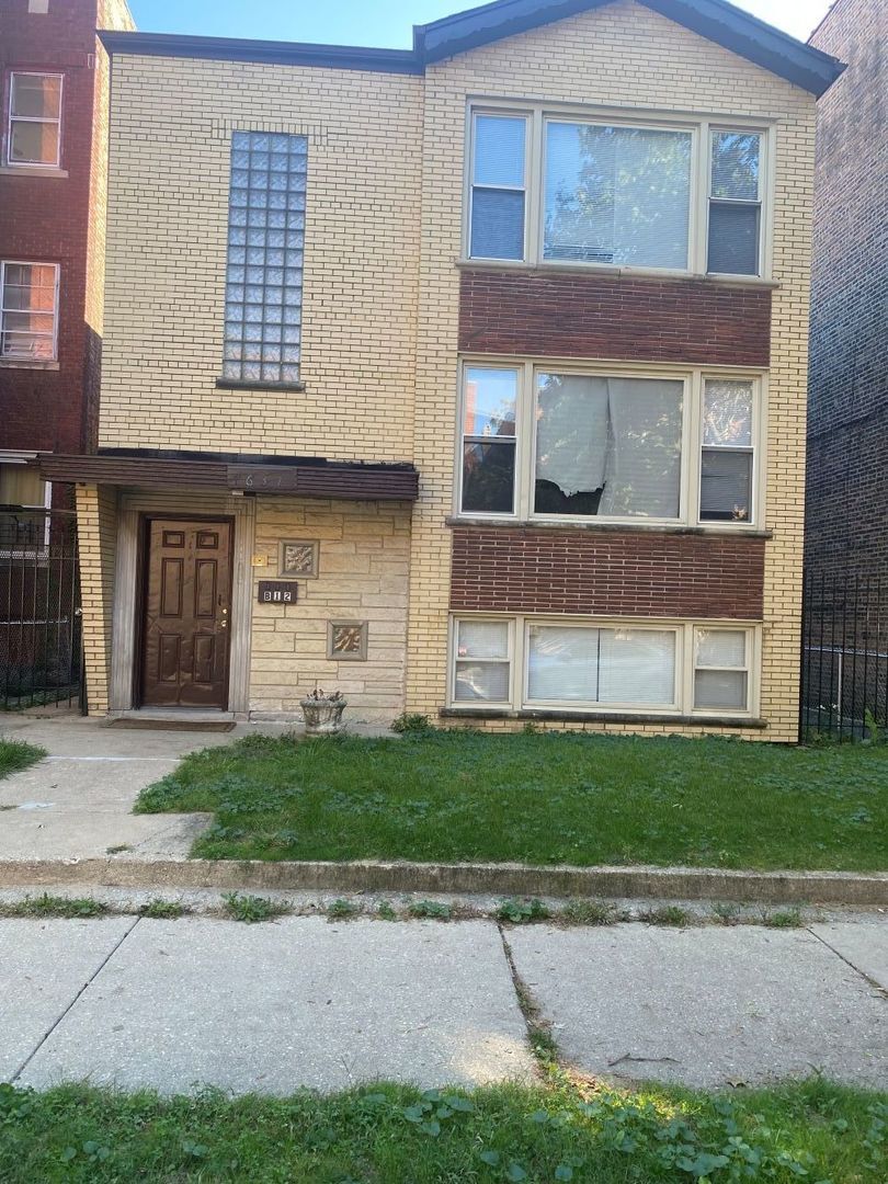 Property Photo:  7637 S Essex Avenue 2  IL 60649 