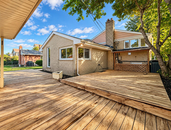 Property Photo:  3814 W Sherwin Avenue  IL 60712 