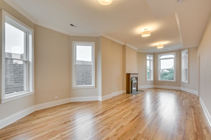 Property Photo: 2441 W Cortland Street 1 IL 60647