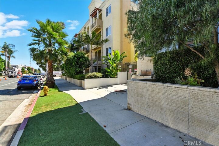 Property Photo: 1241 S Westgate Avenue 202 CA 90025