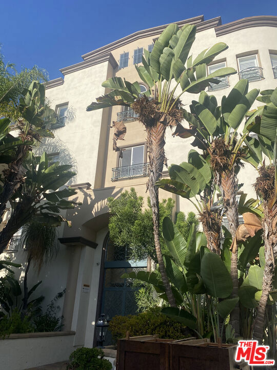 Property Photo:  1862 S Bentley Avenue 101  CA 90025 