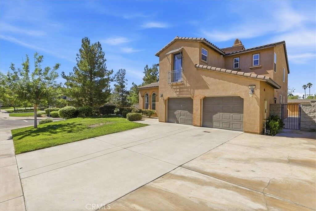 Property Photo: 4891 Westmont CA 92507