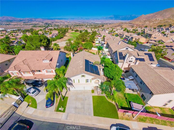 Property Photo:  27574 Corte Del Sol  CA 92555 