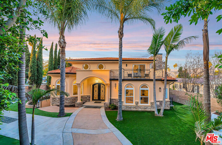 Property Photo:  661 W Lemon Avenue  CA 91007 