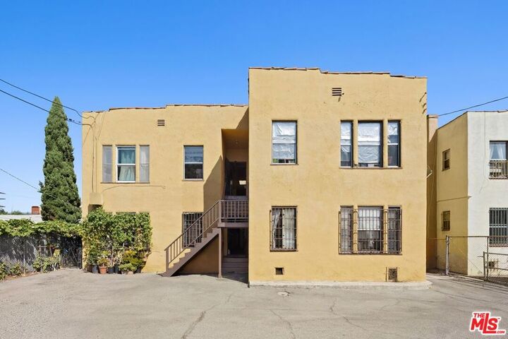 Property Photo:  2717 S Budlong Avenue  CA 90007 