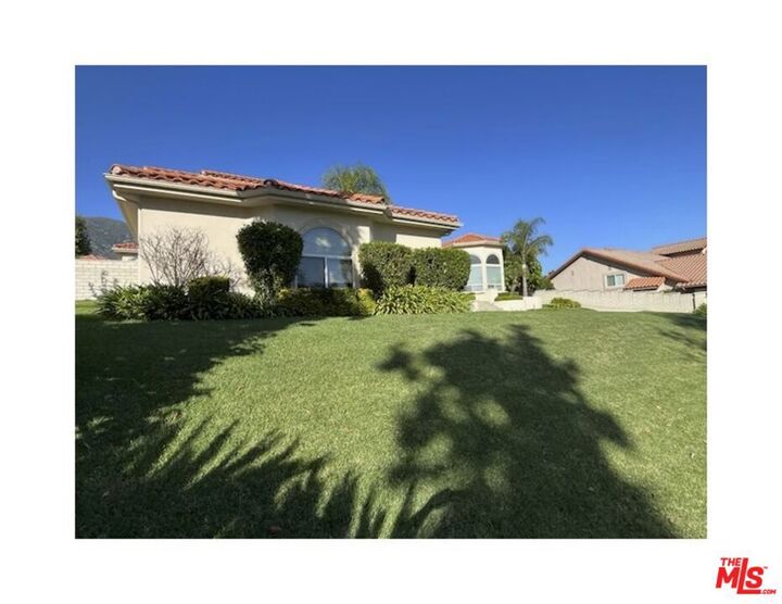 Property Photo:  
