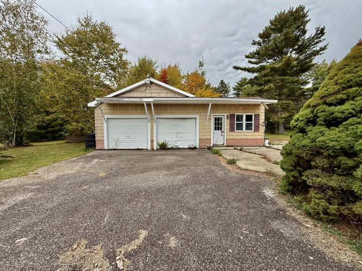 Property Photo: 418 Centerville Road ME 04623