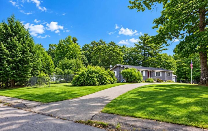 Property Photo: 35 Parkview Terrace ME 04330