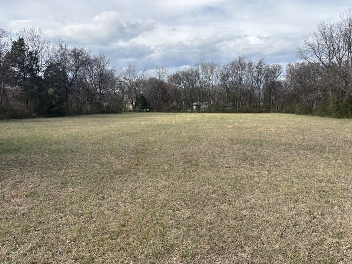 Property Photo: 111 Eatherly Dr TN 37087