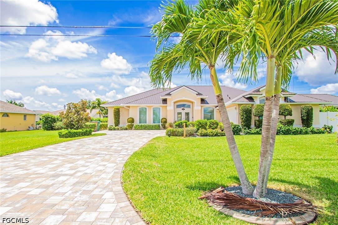 Property Photo: 2820 SW 31st Lane FL 33914