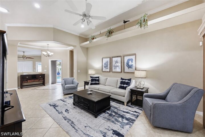 Property Photo: 104 Glen Eagle Circle FL 34104