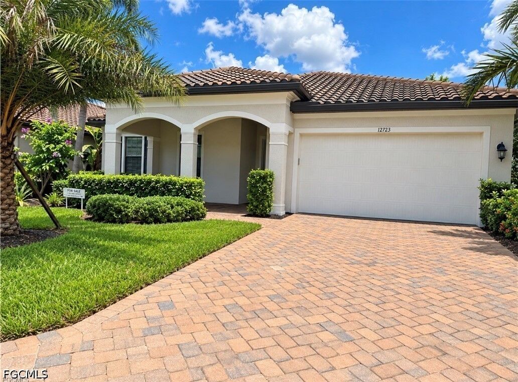 Property Photo:  12725 Astor Place  FL 33913 