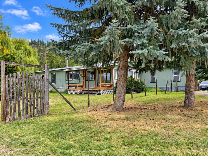 Property Photo: 917 Mingo Mountain Rd WA 99141