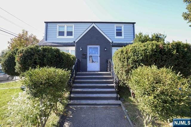 Property Photo:  487 Gregory Avenue 2nd Floor  NJ 07055 