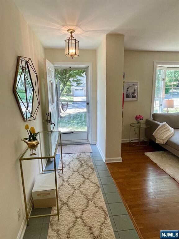 Property Photo:  27 Greenway Court  NJ 07624 