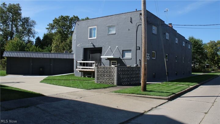 Property Photo:  155 North Street NW  OH 44420 