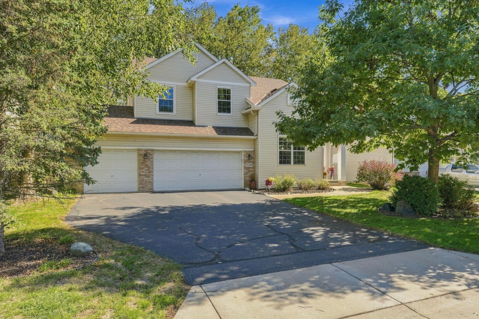 Property Photo:  3291 N View Lane  MN 55125 