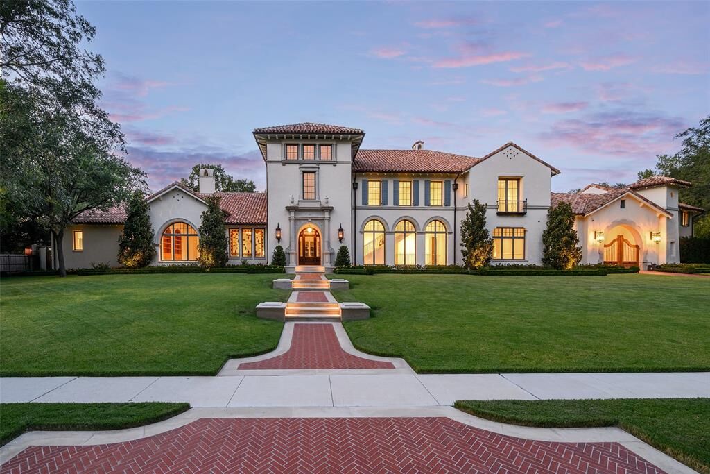 Property Photo: 4400 Belfort Place TX 75205