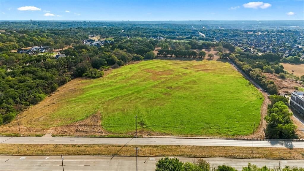 Property Photo: 1000 N Main Street TX 76248