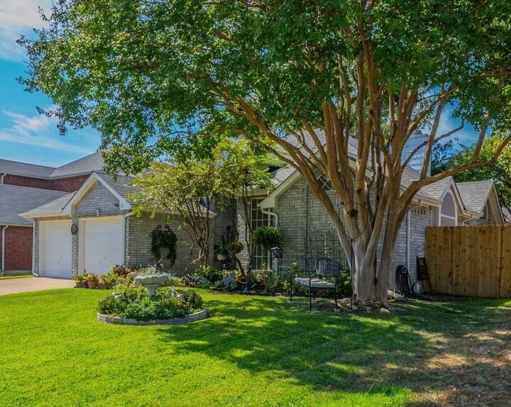 Property Photo:  127 Woodcreek Drive  TX 75032 