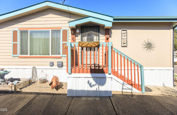 Property Photo: 10 E South Stage Road Spc 505 OR 97501