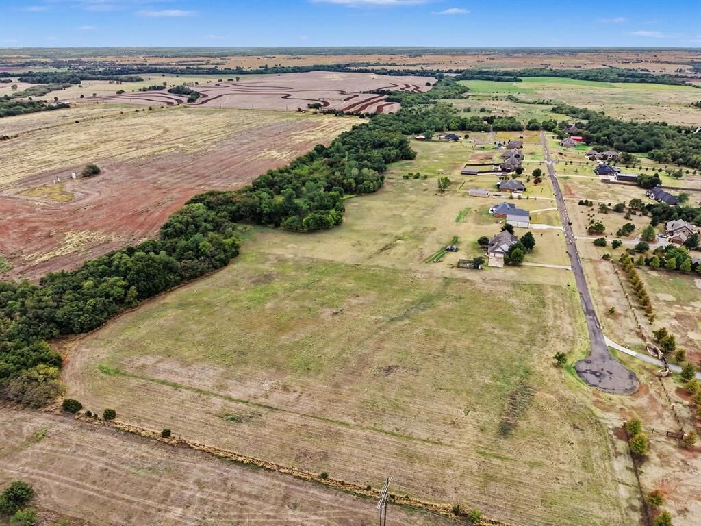 Property Photo:  8626 Elk Alley  OK 73044 